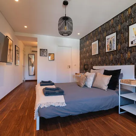 7min To Uni Se-velha - Ac - Work Desk - 300mbs Wifi Coimbra
