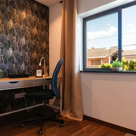 7min To Uni Se-velha - Ac - Work Desk - 300mbs Wifi * Coimbra